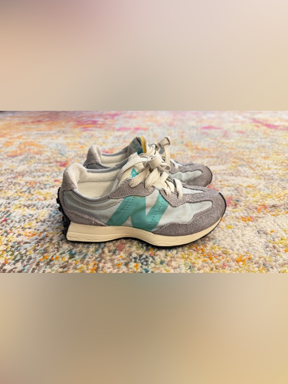 New Balance 327 Grey & Teal Sneakers